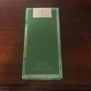 Sherrie Matthews Acupuncture Jade Roller
